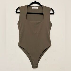 Lizette Collection Square Neck Sleeveless Bodysuit - Size XL - Olive Green